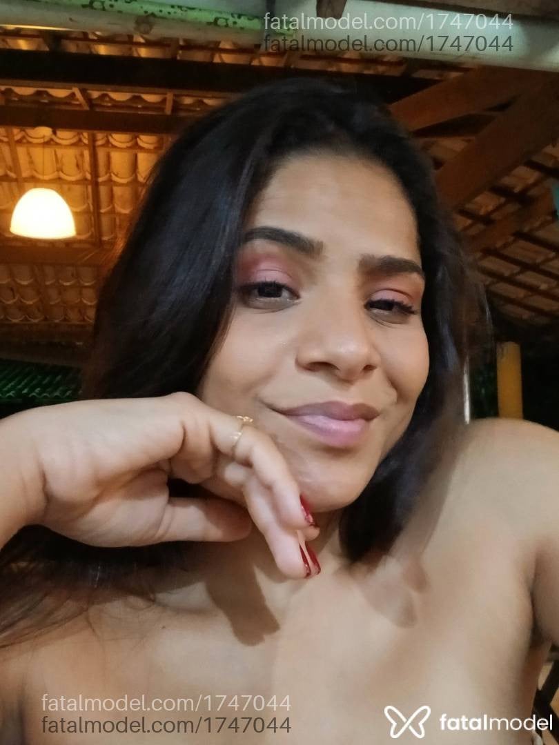Acompanhante mulher com cabelo castanho de olhos pretos em Uberlândia - Alice Leal