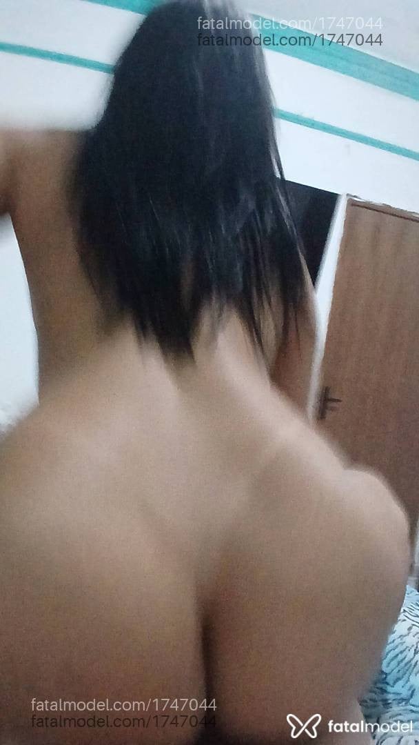 Acompanhante mulher com cabelo castanho de olhos pretos - Alice Leal
