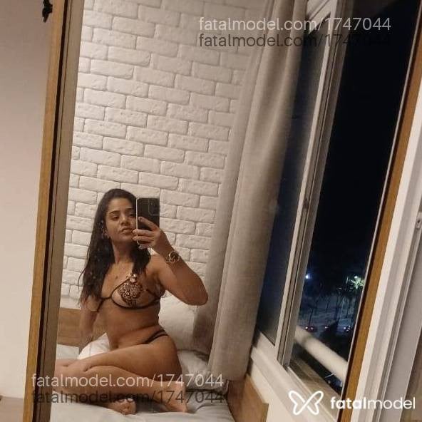 Acompanhante mulher com cabelo castanho de olhos pretos em Uberlândia Acompanhante mulher com cabelo castanho de olhos pretos em Uberlândia - Alice Leal