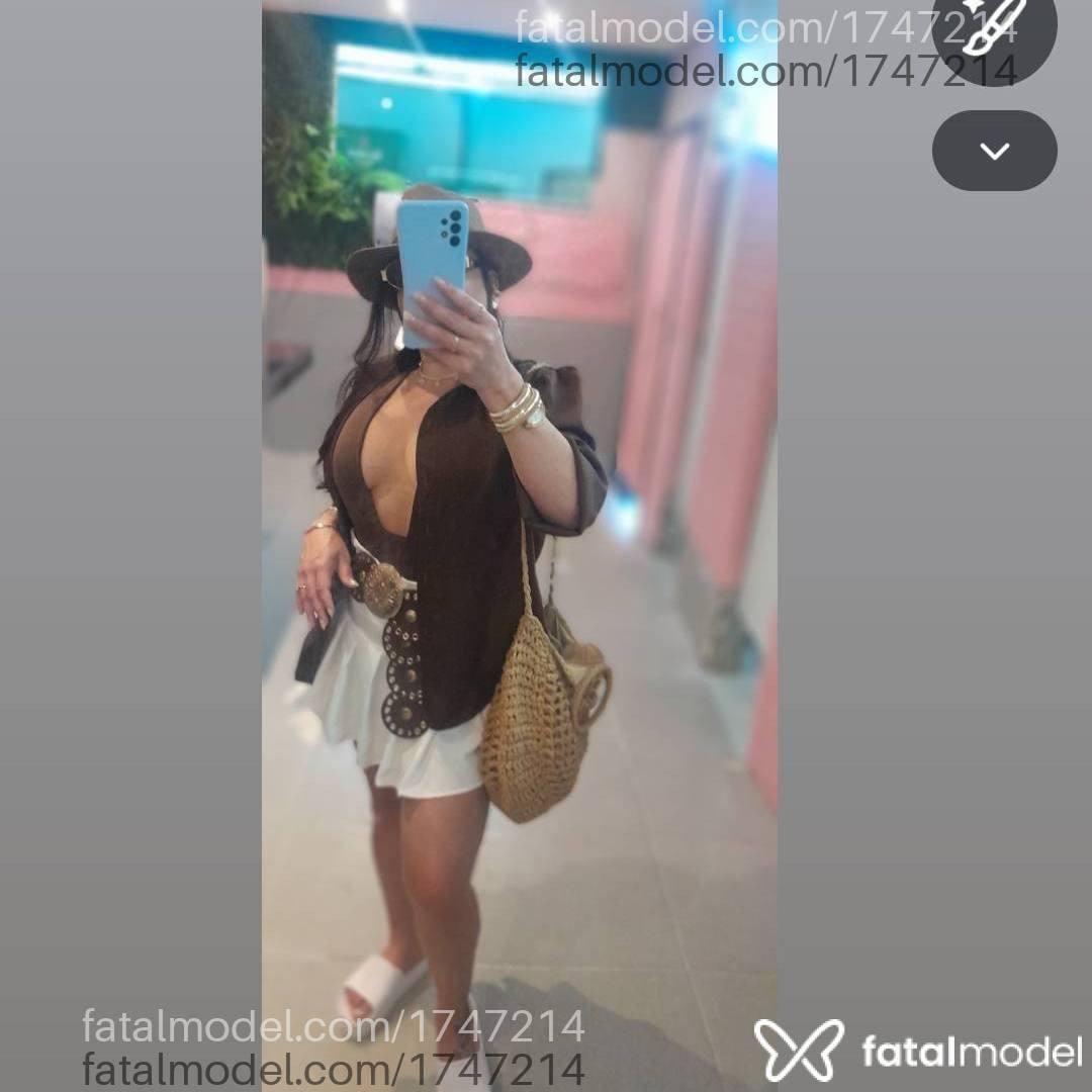 Acompanhante mulher morena (o) de olhos verdes - Clarice Nogueira