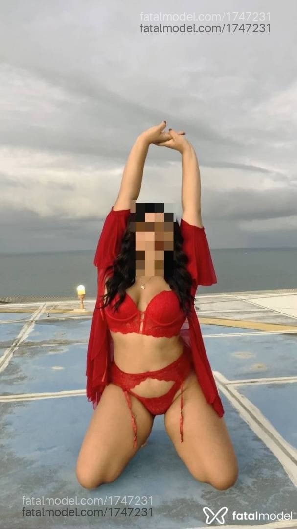 Acompanhante mulher morena (o) de olhos castanhos - Maya Dantas