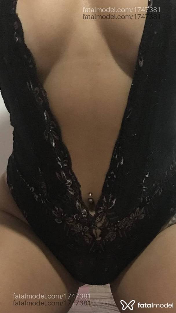 Acompanhante mulher com cabelo castanho de olhos castanhos em Vila Velha - Iza campos