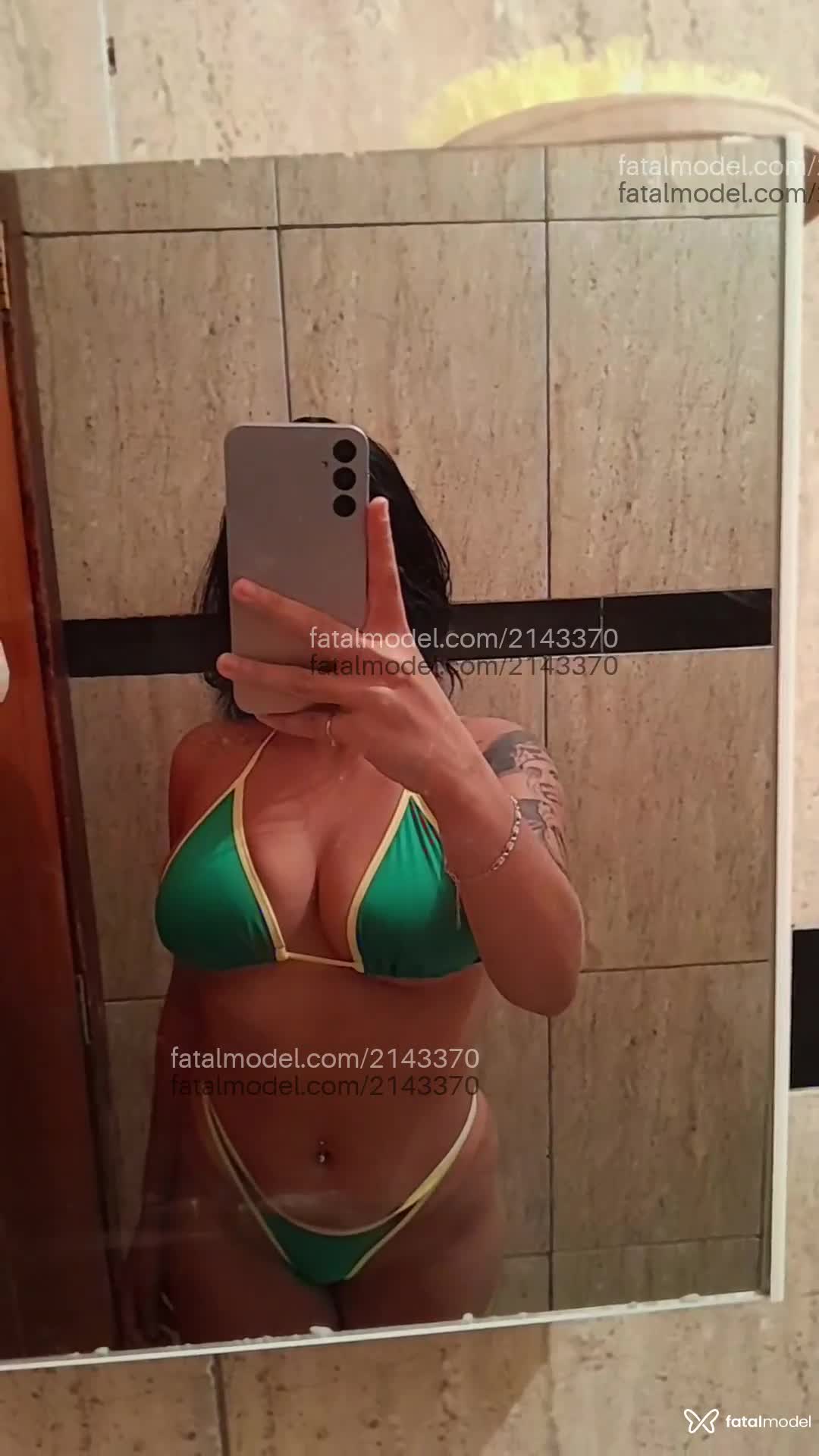 Acompanhante mulher morena (o) de olhos pretos em Virtual - Maduzinha
