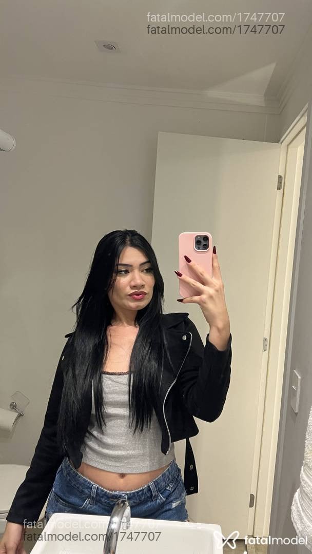 Acompanhante mulher morena (o) de olhos castanhos - Paola