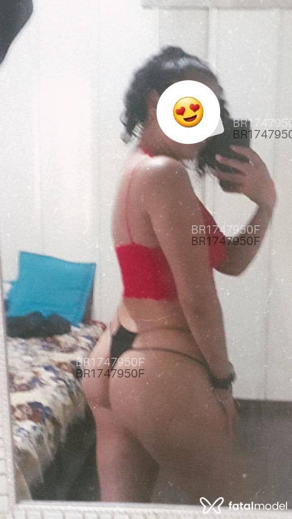 Acompanhante mulher morena (o) de olhos castanhos em Navegantes - Vivi Pimentel