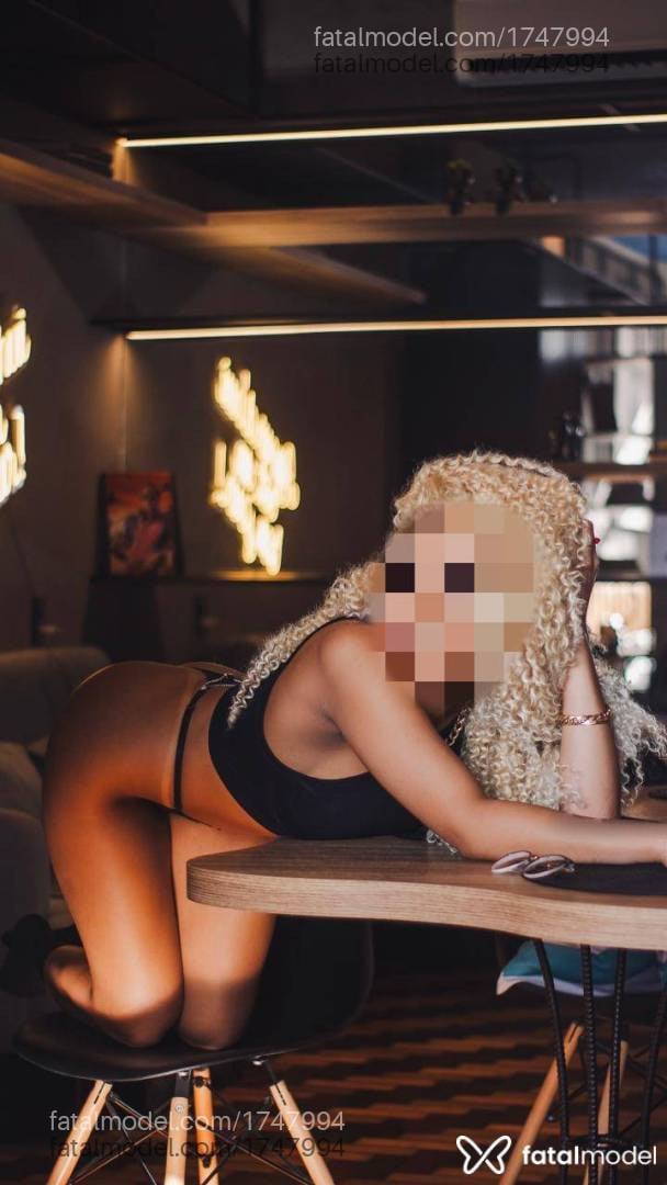 Acompanhante mulher loira (o) de olhos castanhos - Aline Ferrari