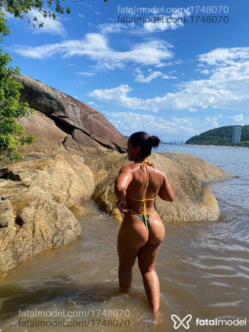 Acompanhante mulher com cabelo castanho de olhos castanhos - Gabi
