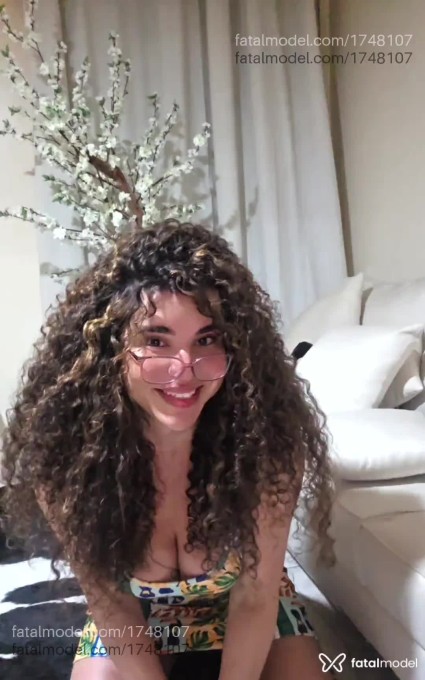 Acompanhante mulher trans com cabelo castanho de olhos castanhos - Juliana Acompanhante mulher trans com cabelo castanho de olhos castanhos - Juliana