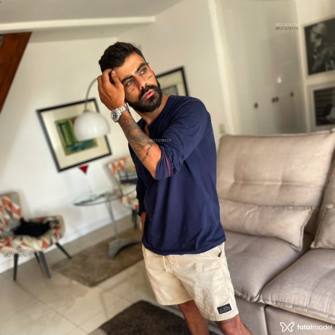 Acompanhante homem com cabelo castanho de olhos castanhos em Rio de Janeiro - Toretto Braga