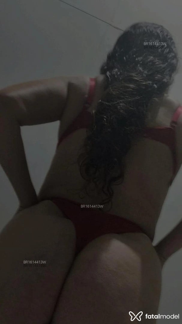 Acompanhante mulher com cabelo castanho de olhos castanhos em Araranguá Acompanhante mulher com cabelo castanho de olhos castanhos em Araranguá - Jucynara