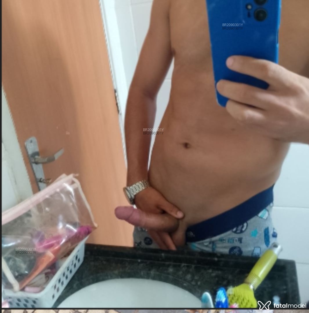 Acompanhante homem morena (o) de olhos castanhos em Uberlândia - Jotave