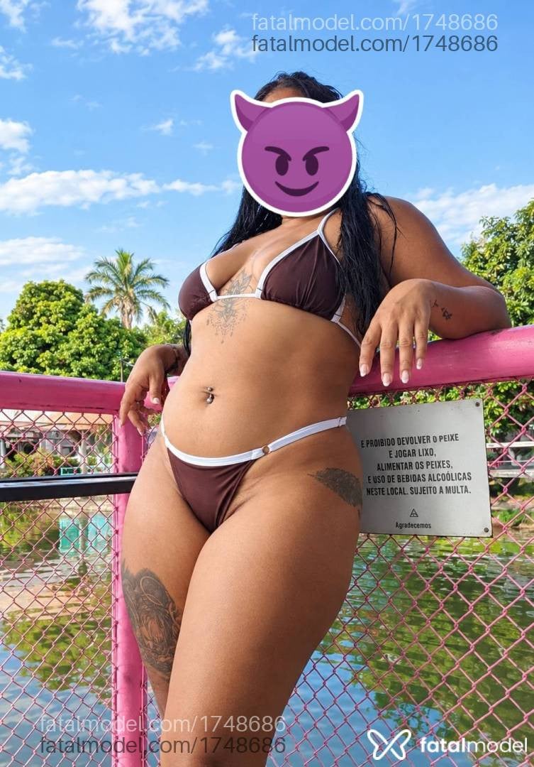 Acompanhante mulher morena (o) de olhos castanhos - índi