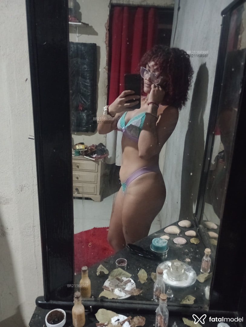 Acompanhante mulher morena (o) de olhos castanhos em Rio de Janeiro - Vânia