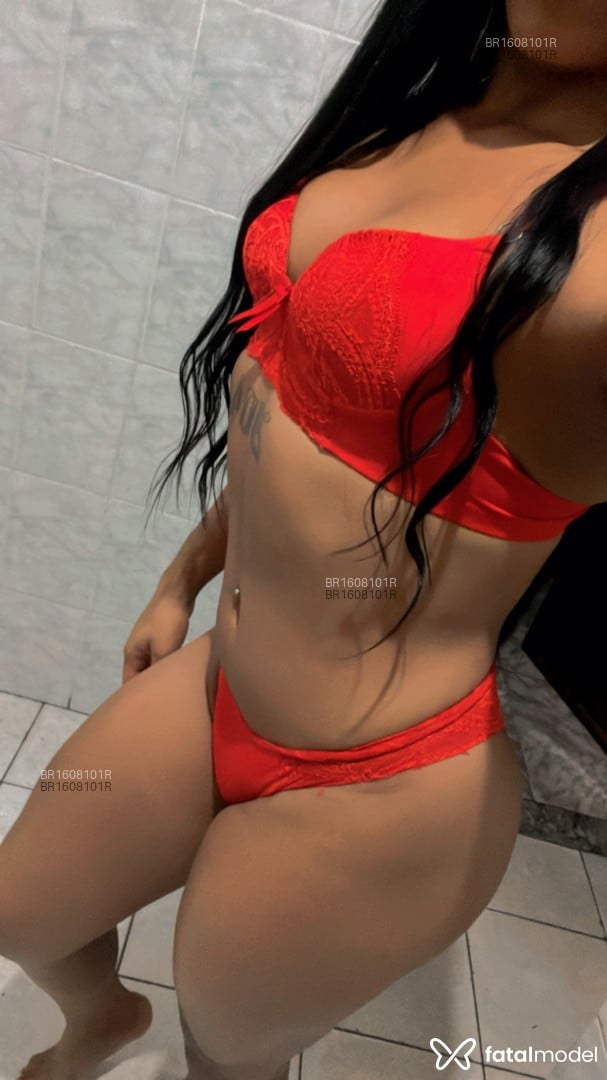 Acompanhante mulher trans morena (o) de olhos castanhos em São Sebastião do Paraíso - Brenda