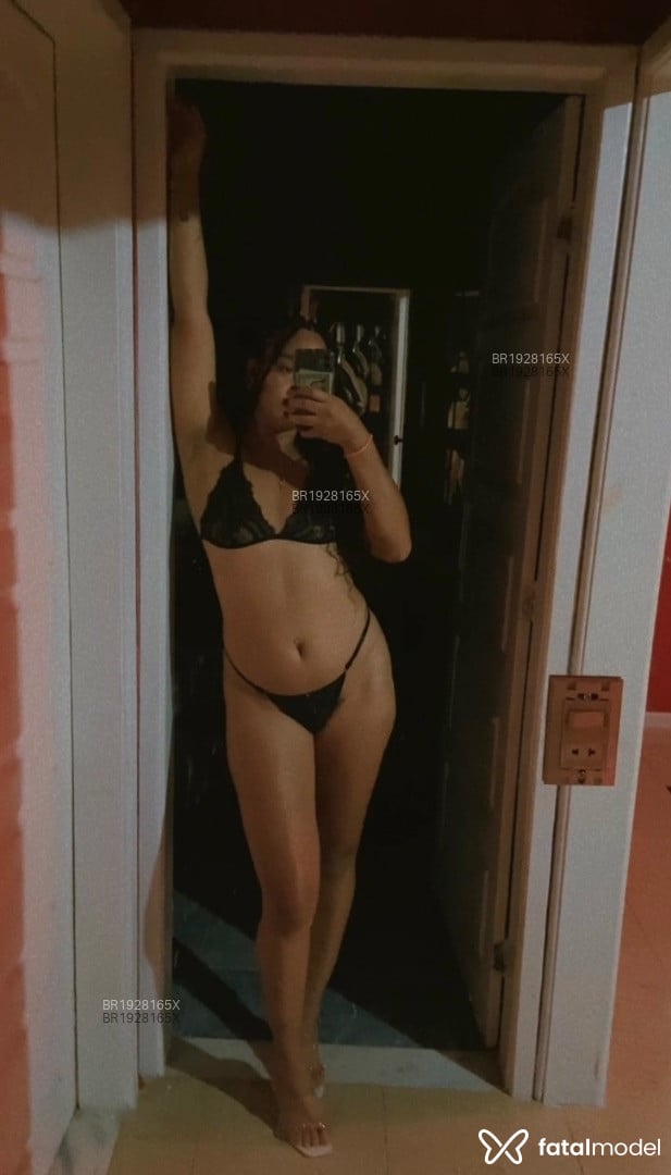 Acompanhante mulher com cabelo castanho de olhos castanhos em Guarabira - Morena