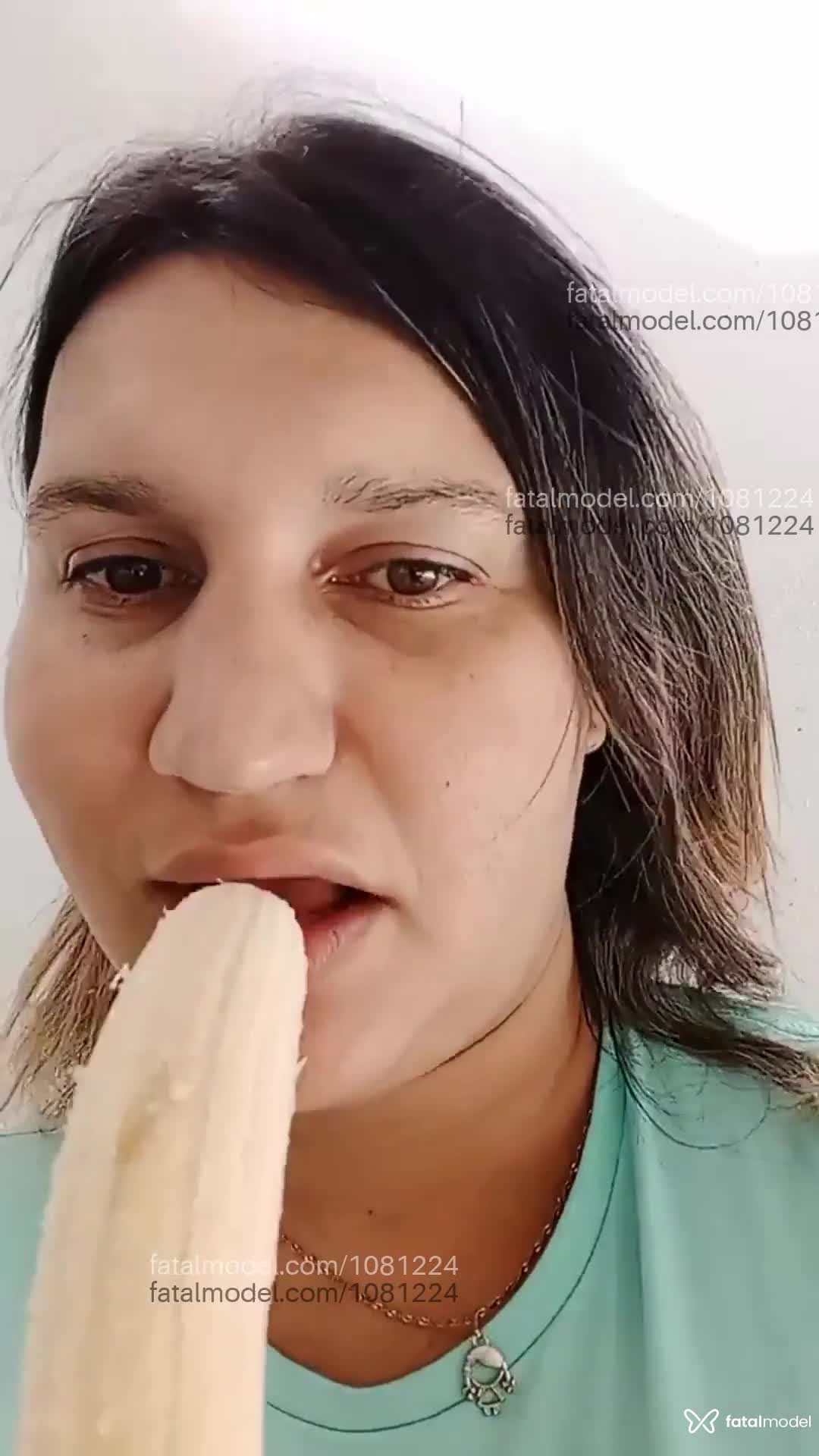 Acompanhante mulher trans com cabelo castanho de olhos mel em Mantena - Juju Babilon
