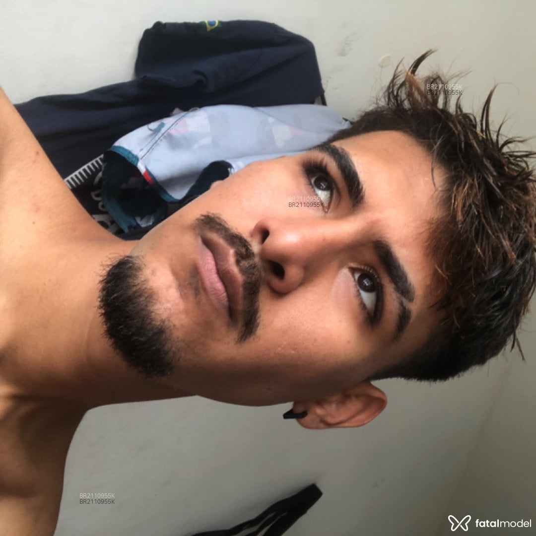 Acompanhante homem com cabelo castanho de olhos castanhos em Criciúma - Gabriel