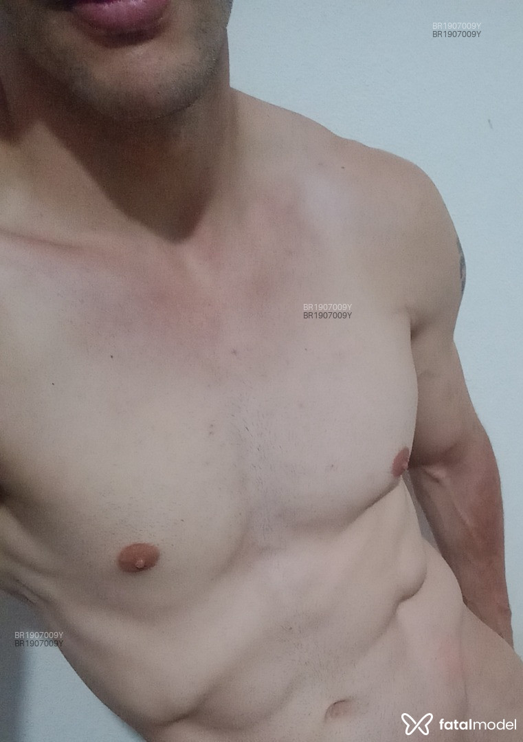 Acompanhante homem com cabelo castanho de olhos azuis em Pouso Alegre - Jean Claude