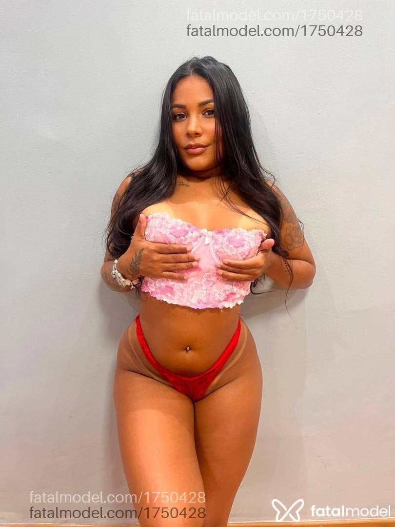 Acompanhante mulher morena (o) de olhos castanhos - Karol ferrari