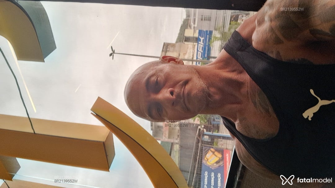 Acompanhante homem sem cabelo de olhos castanhos em Rio de Janeiro Acompanhante homem sem cabelo de olhos castanhos em Rio de Janeiro - Alexx