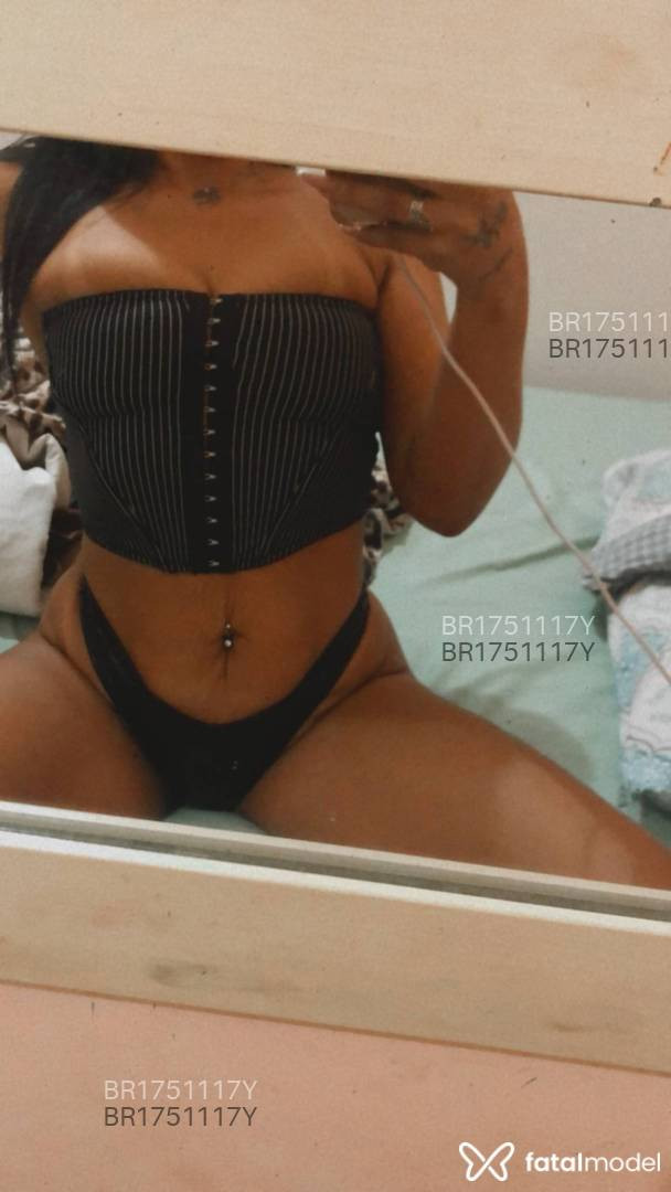 Acompanhante mulher com cabelo castanho de olhos castanhos em Macaé Acompanhante mulher com cabelo castanho de olhos castanhos em Macaé - Kessy