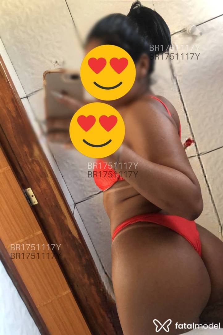 Acompanhante mulher com cabelo castanho de olhos castanhos em Macaé Acompanhante mulher com cabelo castanho de olhos castanhos em Macaé - Kessy