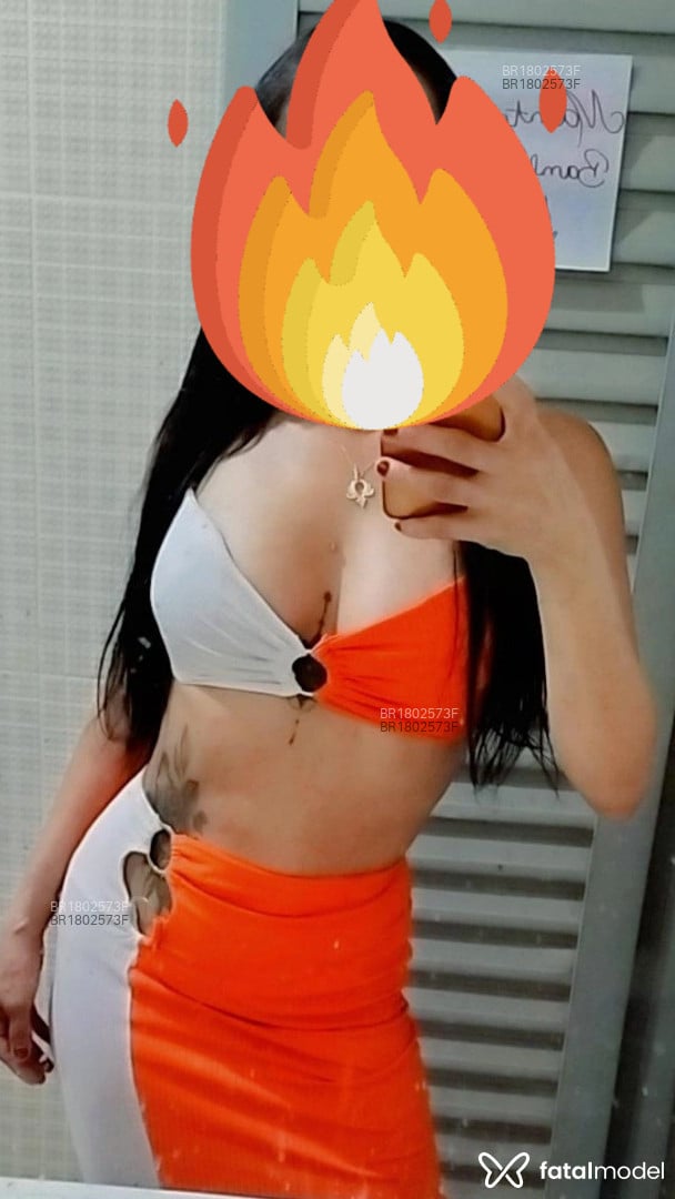 Acompanhante mulher morena (o) de olhos pretos em Porto Alegre do Norte - Raabe
