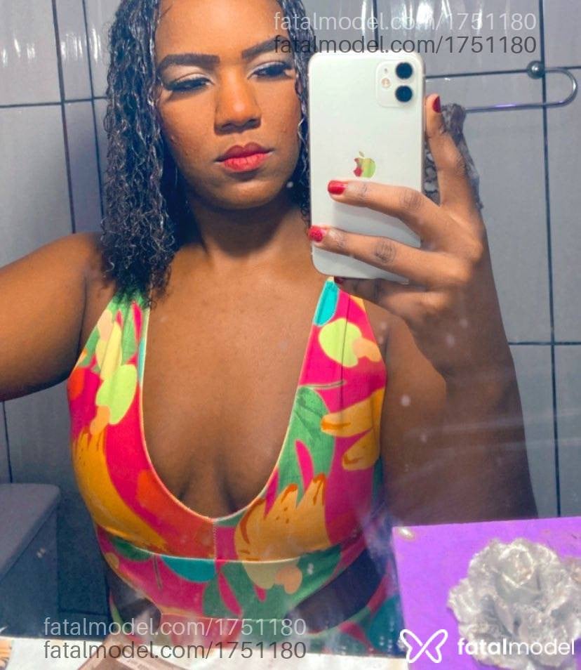 Acompanhante mulher com cabelo castanho de olhos castanhos - Isa Mendes