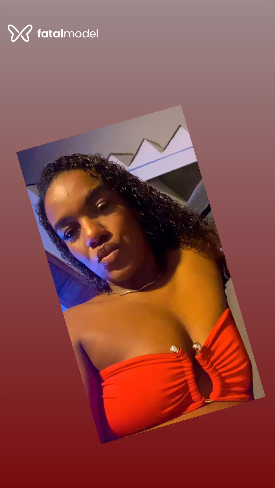 Acompanhante mulher com cabelo castanho de olhos castanhos - Isa Mendes
