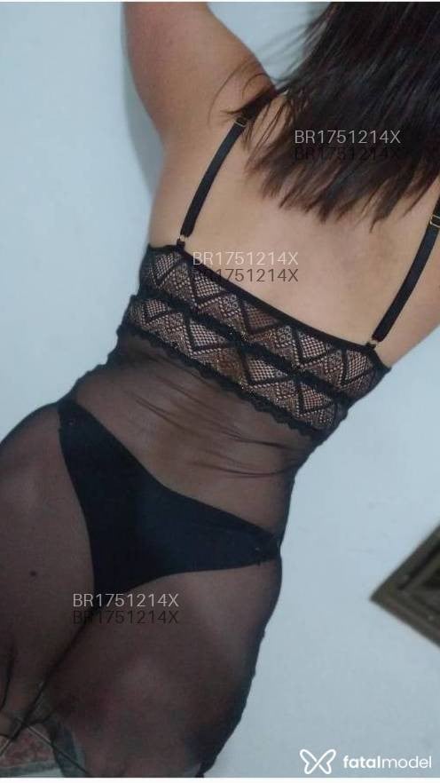 Acompanhante mulher com cabelo castanho de olhos verdes em Uberlândia - Thais Ferraz