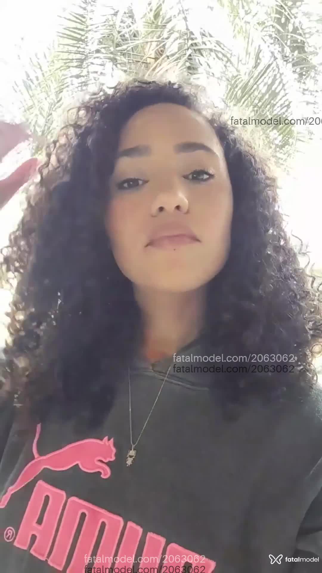Acompanhante mulher com cabelo castanho de olhos castanhos em Brasília - Melissa