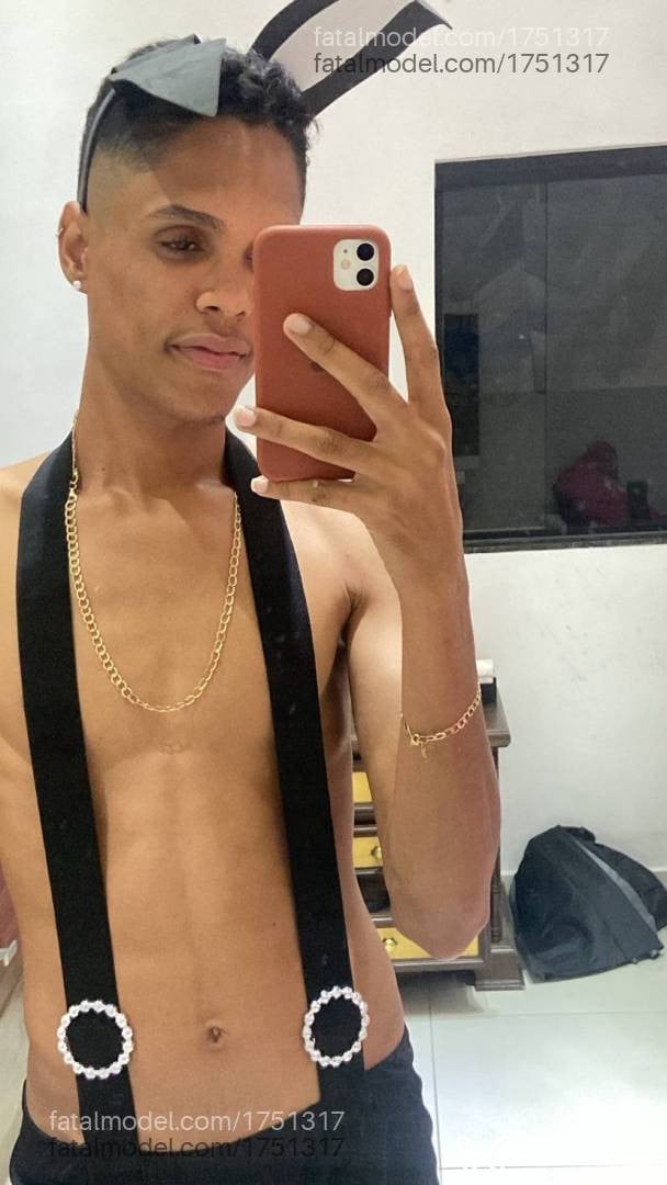 Acompanhante homem morena (o) de olhos castanhos - Gabriel