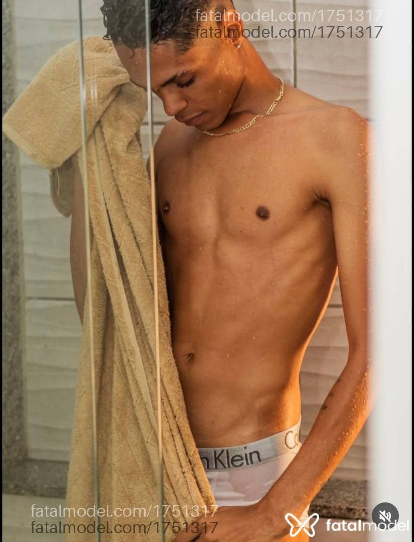 Acompanhante homem morena (o) de olhos castanhos - Gabriel
