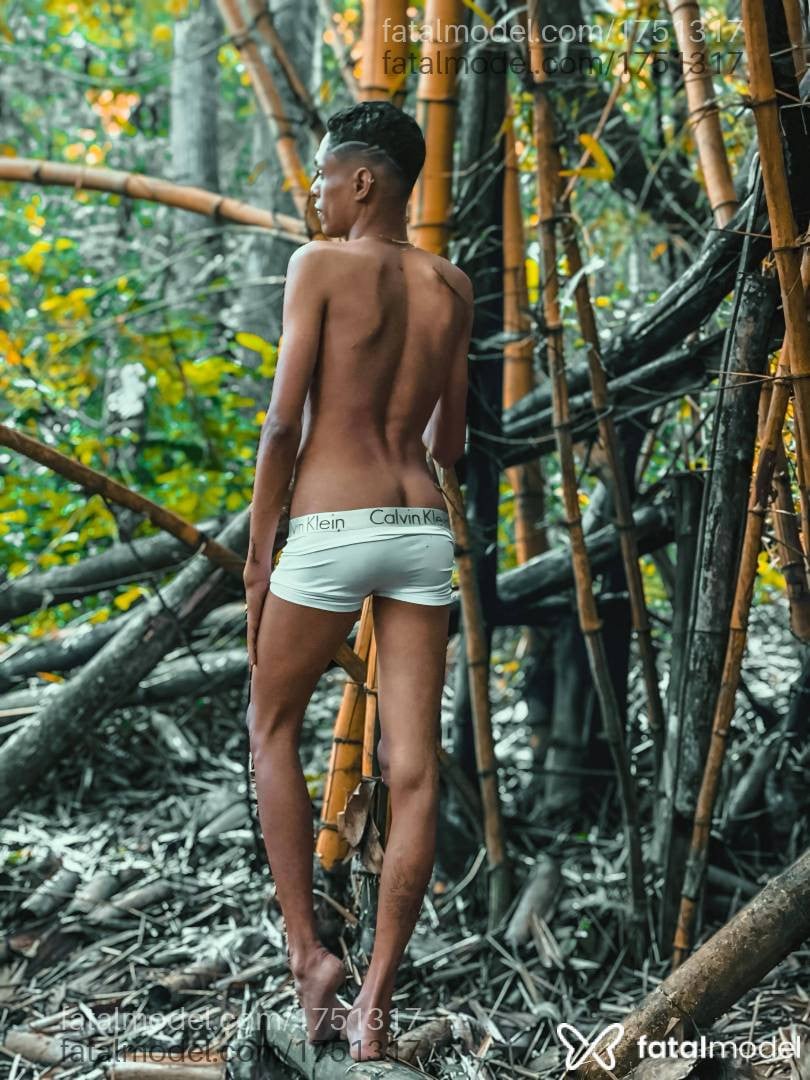 Acompanhante homem morena (o) de olhos castanhos - Gabriel