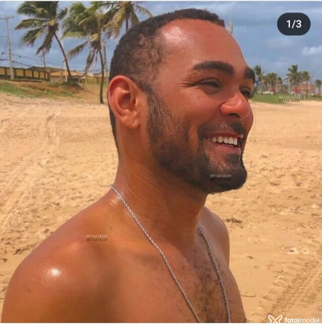 Acompanhante homem com cabelo castanho de olhos castanhos em Campinas Acompanhante homem com cabelo castanho de olhos castanhos em Campinas - Douglas