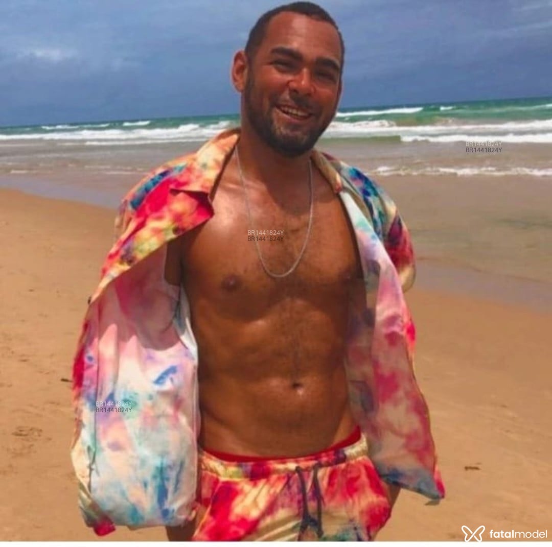 Acompanhante homem com cabelo castanho de olhos castanhos em Campinas Acompanhante homem com cabelo castanho de olhos castanhos em Campinas - Douglas