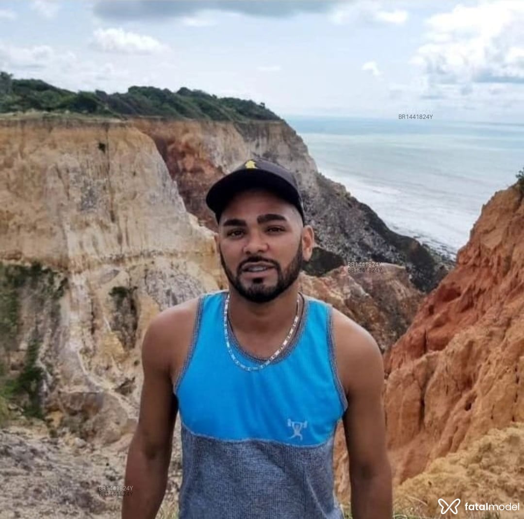 Acompanhante homem com cabelo castanho de olhos castanhos em Campinas Acompanhante homem com cabelo castanho de olhos castanhos em Campinas - Douglas