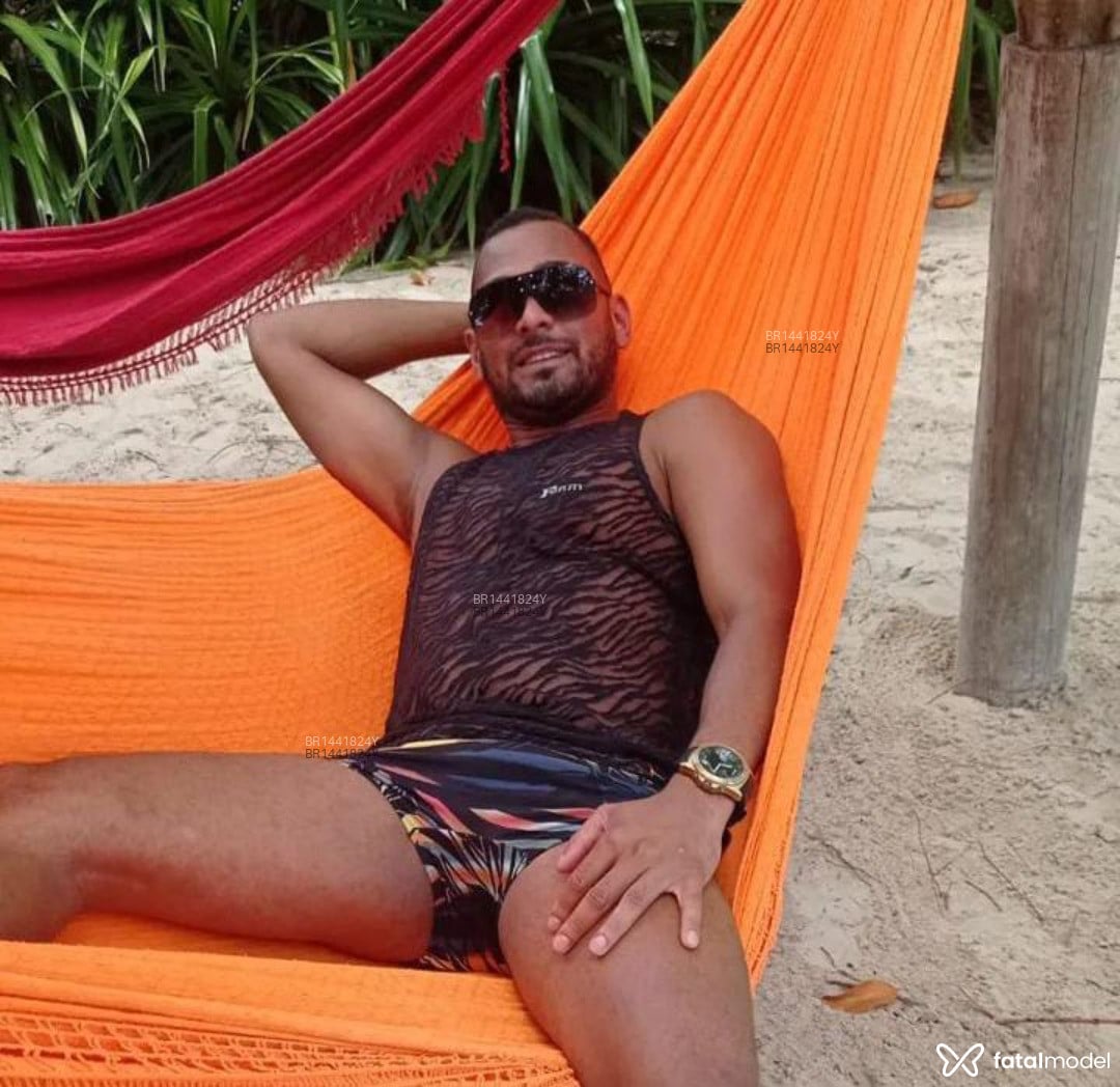 Acompanhante homem com cabelo castanho de olhos castanhos em Campinas Acompanhante homem com cabelo castanho de olhos castanhos em Campinas - Douglas