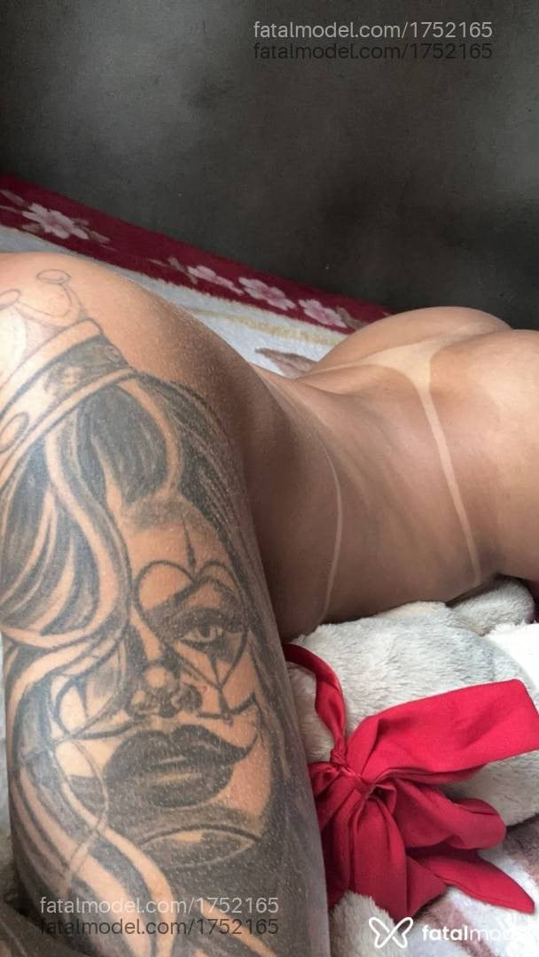 Acompanhante mulher trans morena (o) de olhos mel - Elyza