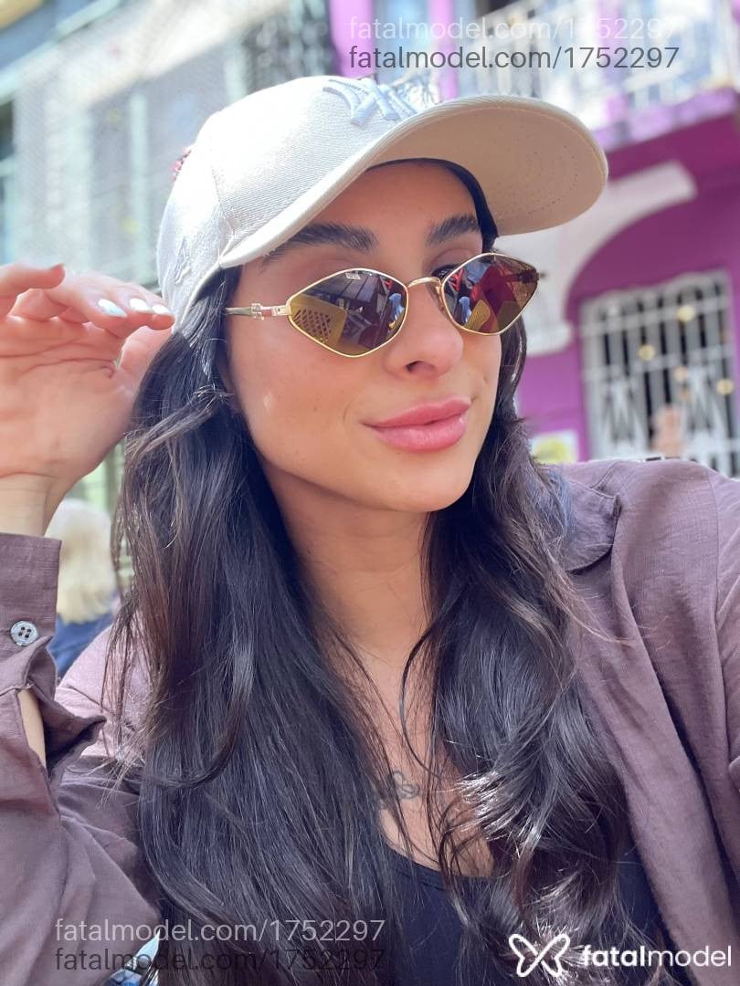 Acompanhante mulher morena (o) de olhos castanhos - Babi Brito
