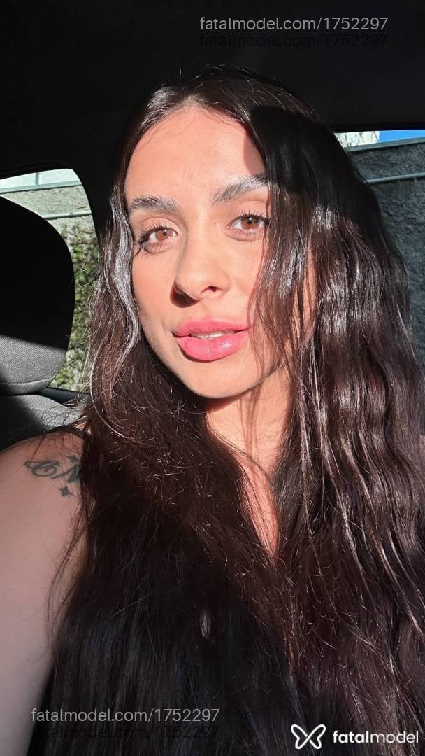 Acompanhante mulher morena (o) de olhos castanhos - Babi Brito