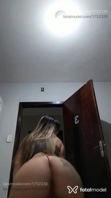 Acompanhante mulher loira (o) de olhos mel em São Carlos - Dryka