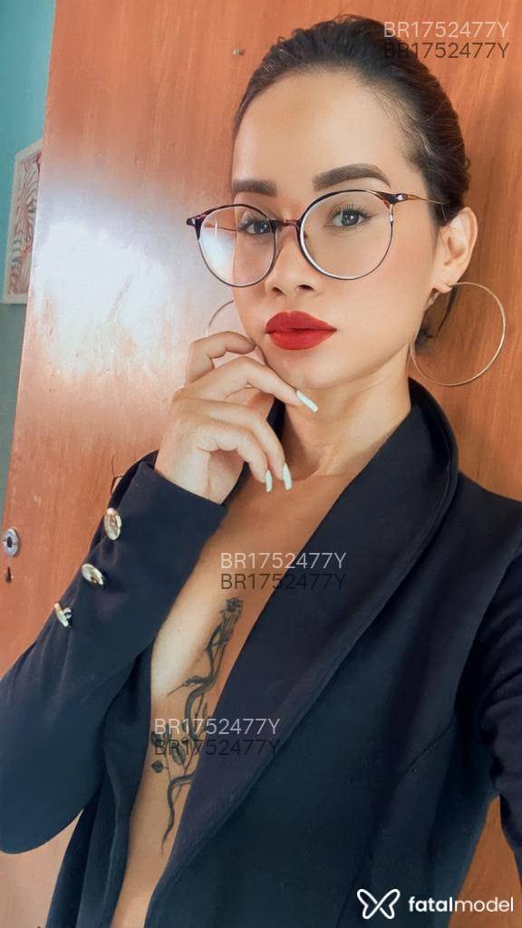 Acompanhante mulher morena (o) de olhos castanhos - SABRINA Acompanhante mulher morena (o) de olhos castanhos - SABRINA