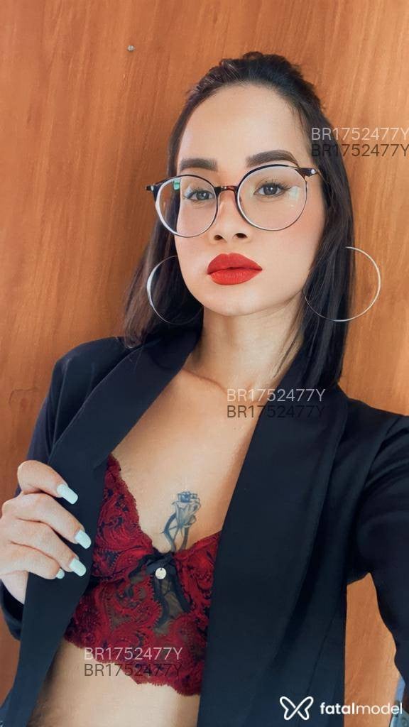Acompanhante mulher morena (o) de olhos castanhos - SABRINA Acompanhante mulher morena (o) de olhos castanhos - SABRINA