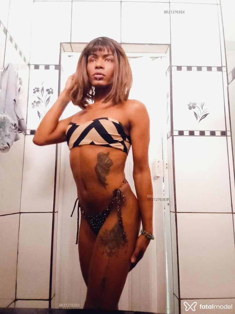 Acompanhante mulher trans com cabelo castanho de olhos castanhos em Caratinga Acompanhante mulher trans com cabelo castanho de olhos castanhos em Caratinga - Morena