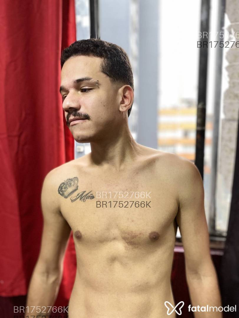 Acompanhante homem com cabelo castanho de olhos castanhos em São Paulo Acompanhante homem com cabelo castanho de olhos castanhos em São Paulo - João Lucas