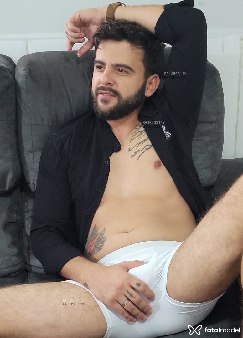 Acompanhante homem com cabelo castanho de olhos castanhos em Foz do Iguaçu - Vinicius Wick