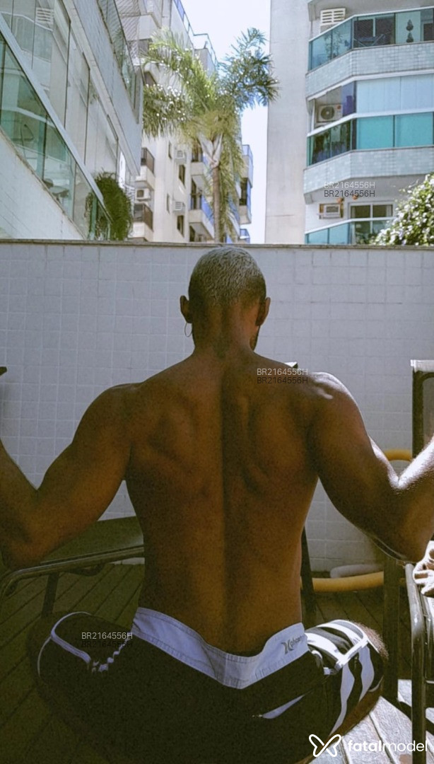 Acompanhante homem morena (o) de olhos castanhos em Rio de Janeiro - Rentboy