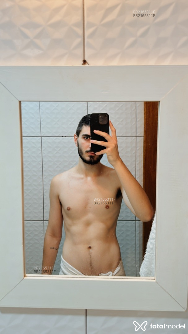 Acompanhante homem morena (o) de olhos castanhos em Balneário Camboriú - Sasha