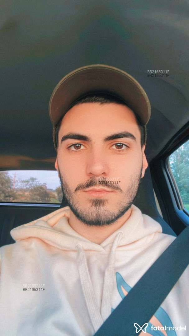 Acompanhante homem morena (o) de olhos castanhos em Balneário Camboriú - Sasha